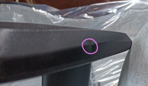 BTM chairの部品に凹みを発見