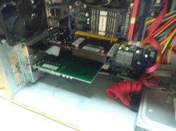 ビデオカードを取り付けたところ