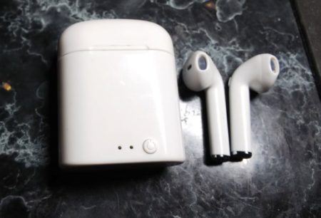 中華イヤフォン充電可能ケース付き