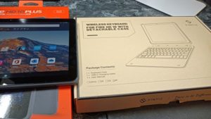 fire_HD10キーボード付きカバーの箱