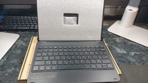 キーボード付きカバー本体