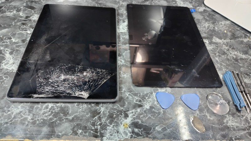 fire HD10Plusの割れた液晶