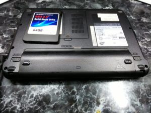 MH30C背面とSSD