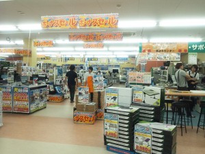 パソコン工房香椎店の店内