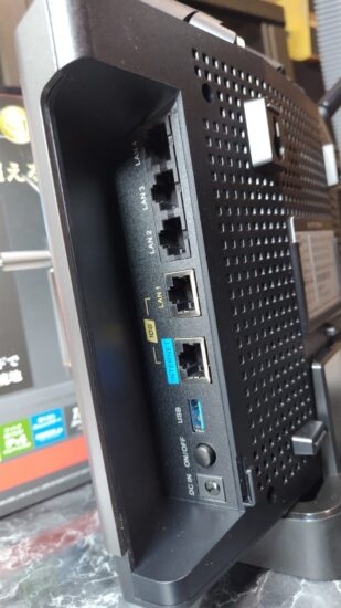 ルーター側面
